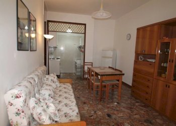 soggiorno con divano letto - Bilocale Corso Europa 37., Borghetto Santo Spirito - foto 5