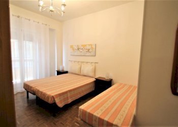 camera matrimoniale con letto singolo - Bilocale Corso Europa 37., Borghetto Santo Spirito - foto 13