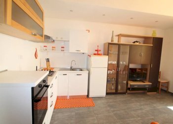 soggiorno living con monoblocco cucina - Bilocale Corso Europa 39., Borghetto Santo Spirito - foto 5