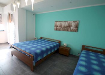 camera matrimoniale - Bilocale Corso Europa 39., Borghetto Santo Spirito - foto 8