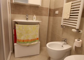 bagno con doccia - Bilocale Via Ponti 20., Borghetto Santo Spirito - foto 13