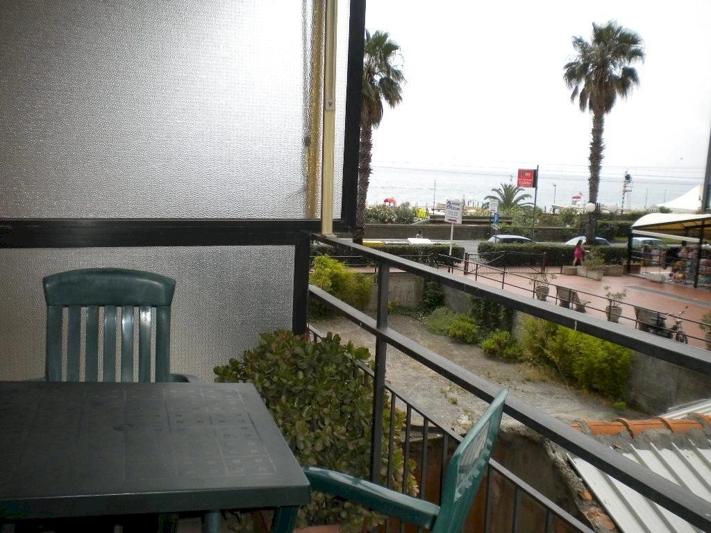 balcone - Bilocale Corso Europa 33., Borghetto Santo Spirito - foto 1