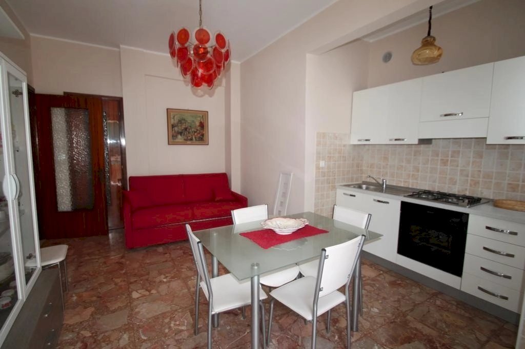 soggiorno con divano letto - Bilocale Via Firenze 1., Borghetto Santo Spirito - foto 1