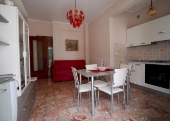 soggiorno con monoblocco cucina - Bilocale Via Firenze 1., Borghetto Santo Spirito - foto 3