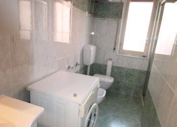 bagno con finestra - Bilocale Via Ponti 21., Borghetto Santo Spirito - foto 13