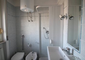 bagno con doccia - Monolocale Via Termini Imerese 4., Borghetto Santo Spirito - foto 8