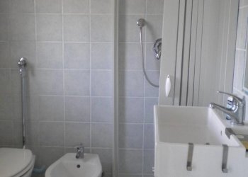 bagno con doccia - Monolocale Via Termini Imerese 4., Borghetto Santo Spirito - foto 9