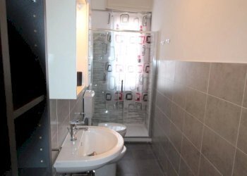 bagno con doccia - Three-room apartment Via Montevideo 1., Borghetto Santo Spirito - photo 14
