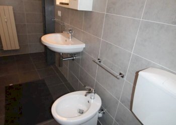 bagno con doccia - Three-room apartment Via Montevideo 1., Borghetto Santo Spirito - photo 15