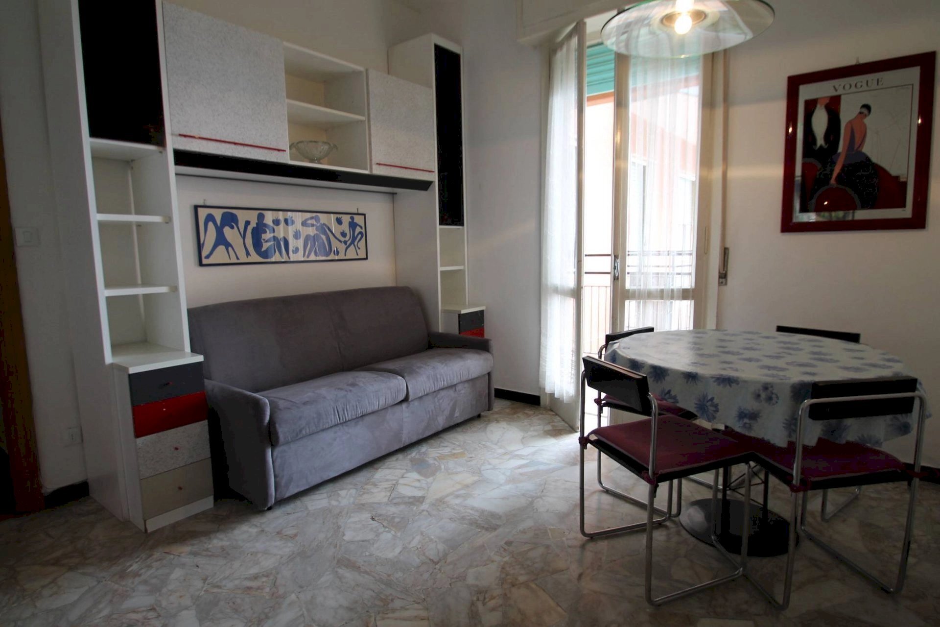 soggiorno con divano letto - Three-room apartment Corso Europa 31., Borghetto Santo Spirito - photo 2