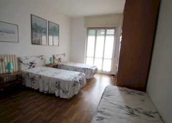 camera matrimoniale con letto singolo - Trilocale Corso Europa 31., Borghetto Santo Spirito - foto 12