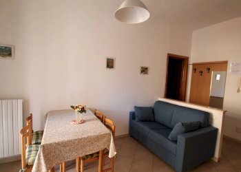 soggiorno con divano - Bilocale Corso Europa 31., Borghetto Santo Spirito - foto 5