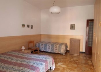 camera matrimoniale con 2 letti singoli - Bilocale Corso Europa 31., Borghetto Santo Spirito - foto 14