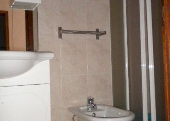 bagno con doccia - Bilocale Corso Europa 31., Borghetto Santo Spirito - foto 16