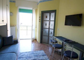 zona giorno/notte - One-room apartment Via Ticino 12., Borghetto Santo Spirito - photo 4