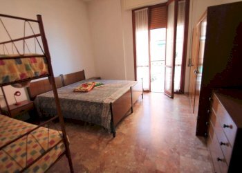 camera matrimoniale  - Bilocale Corso Europa 14., Borghetto Santo Spirito - foto 11