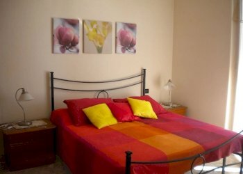 camera matrimoniale - Trilocale Corso Europa 31., Borghetto Santo Spirito - foto 12