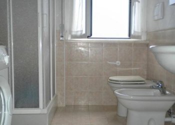 bagno con doccia - Trilocale Corso Europa 31., Borghetto Santo Spirito - foto 19