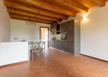 Trilocale via Brolo, Castelnuovo del Garda - foto 1