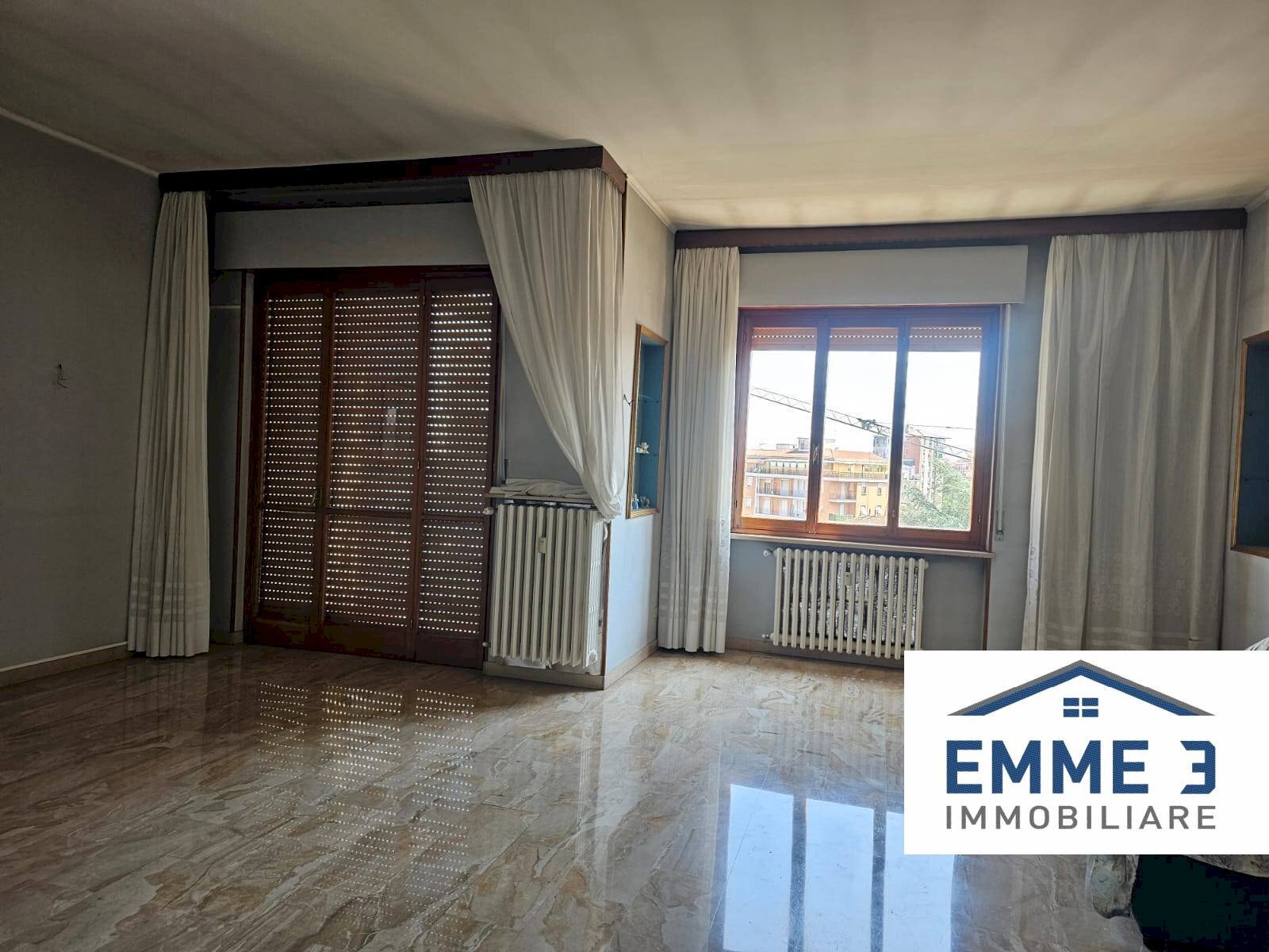 Three-room apartment Via Medaglie D'oro, Alessandria - photo 2
