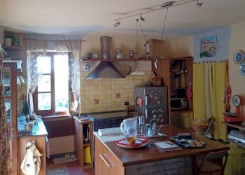 Cucina.jpg - Casa semi indipendente Bagnone - foto 2