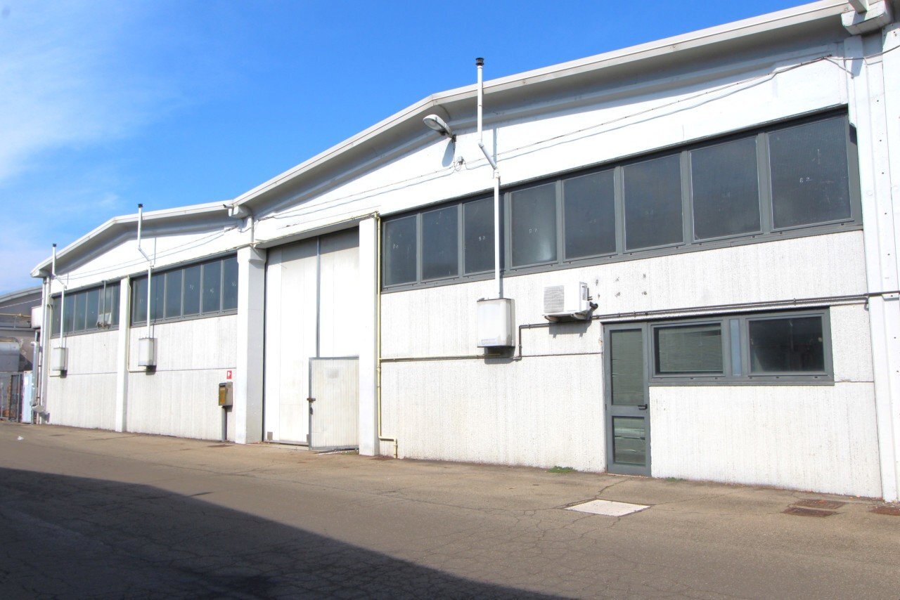 IMG_1828.JPG - Capannone Via Muzza, Valsamoggia - foto 1