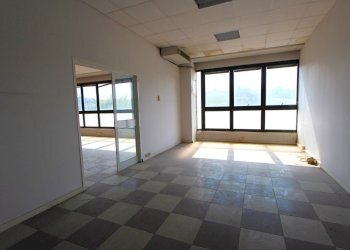 IMG_1876.JPG - Show room Via Muzza, Valsamoggia - foto 16