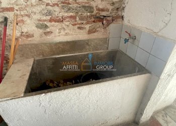 IMG-20230926-WA0021.jpg - Locale Commerciale Massa - foto 9