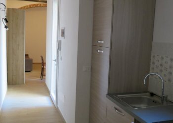Three-room apartment piazza San Michele, Bologna (neighborhood Centro Storico) - photo 8