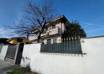 Villa via Giacomo Zanella, 150, Parabiago - foto 4