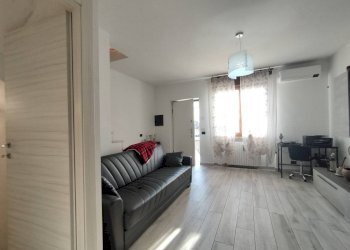 Villa via Giacomo Zanella, 150, Parabiago - foto 21