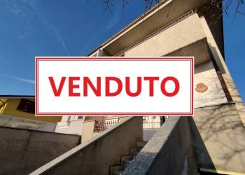 Villa via Giacomo Zanella, 150, Parabiago - foto 1