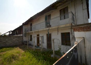 Facciata - Rustic via Fratelli Marengo, 8, Carmagnola - photo 1