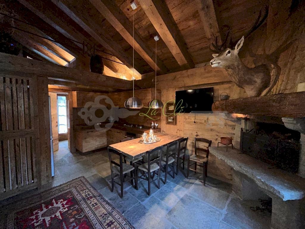AFFITTO COURMAYEUR -  SOGGIORNO CON ZONA PRANZO - Loft Courmayeur - photo 2