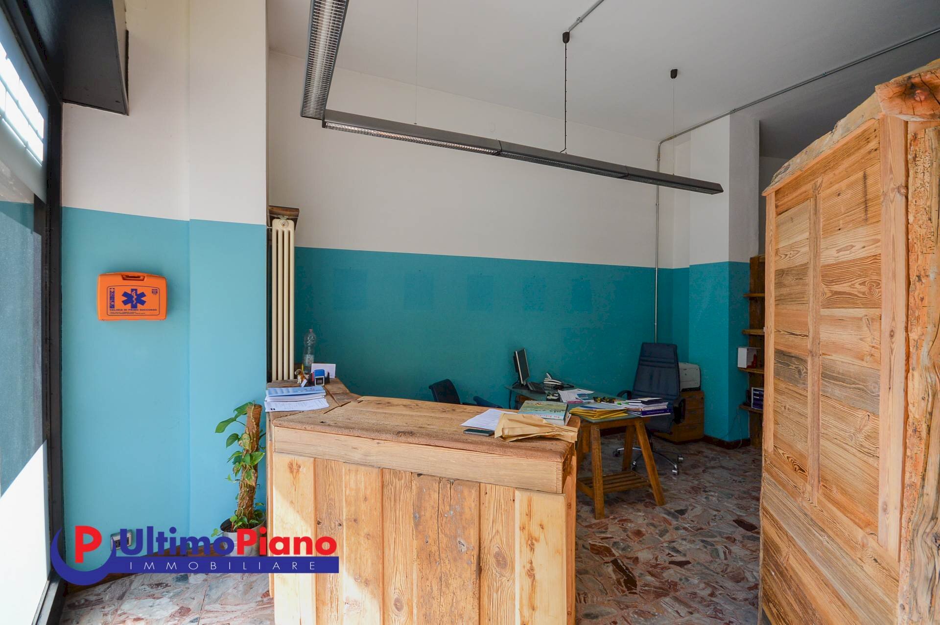 Shop via Bramafan 14, 14, Aosta - photo 2