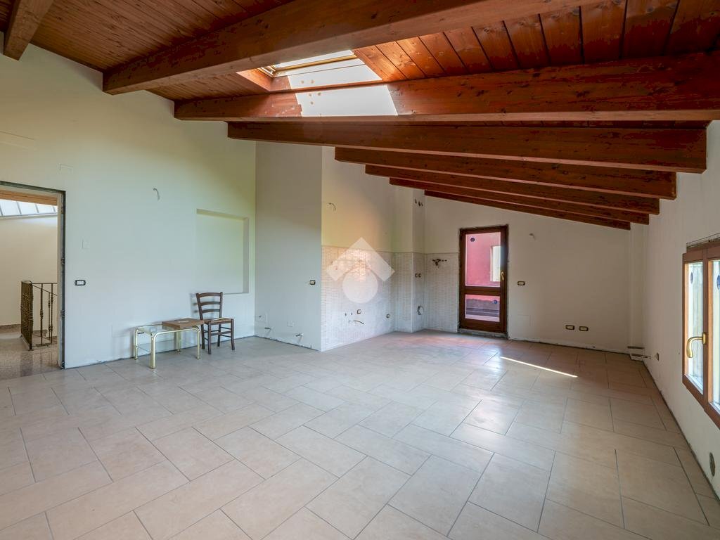 Attic Via Peschiera, Castelnovo di Sotto - photo 2