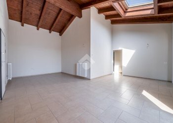 Attico Via peschiera, Castelnovo di Sotto - foto 1