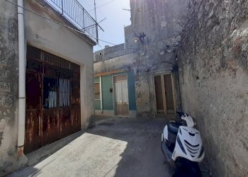 garage e casa.jpg - Villa Ronco Vespri 3, Palazzolo Acreide - foto 6