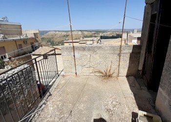 terrazzino garage.jpg - Villa Ronco Vespri 3, Palazzolo Acreide - foto 22