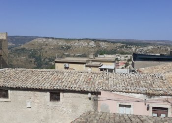 vista terrazzino garage.jpg - Villa Ronco Vespri 3, Palazzolo Acreide - foto 23