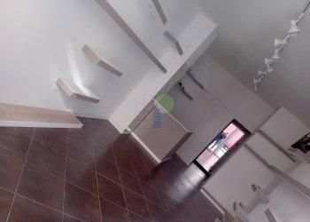 Locale Commerciale Via Grande 206, Livorno - foto 2