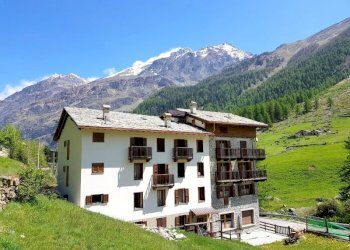 Locale Commerciale Eau Rousse, Valsavarenche - foto 1