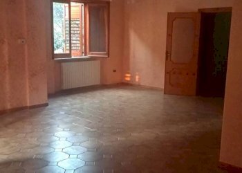 Salone - Villa via Fellonici, San Giorgio del Sannio - foto 16
