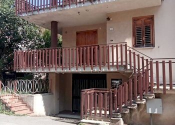 Facciata - Villa via Fellonici, San Giorgio del Sannio - foto 17