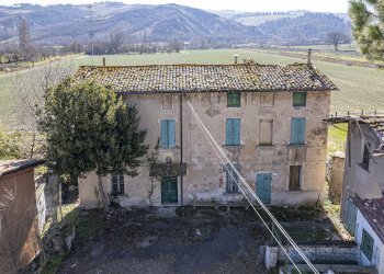 Three-family Villa Imola - photo 1