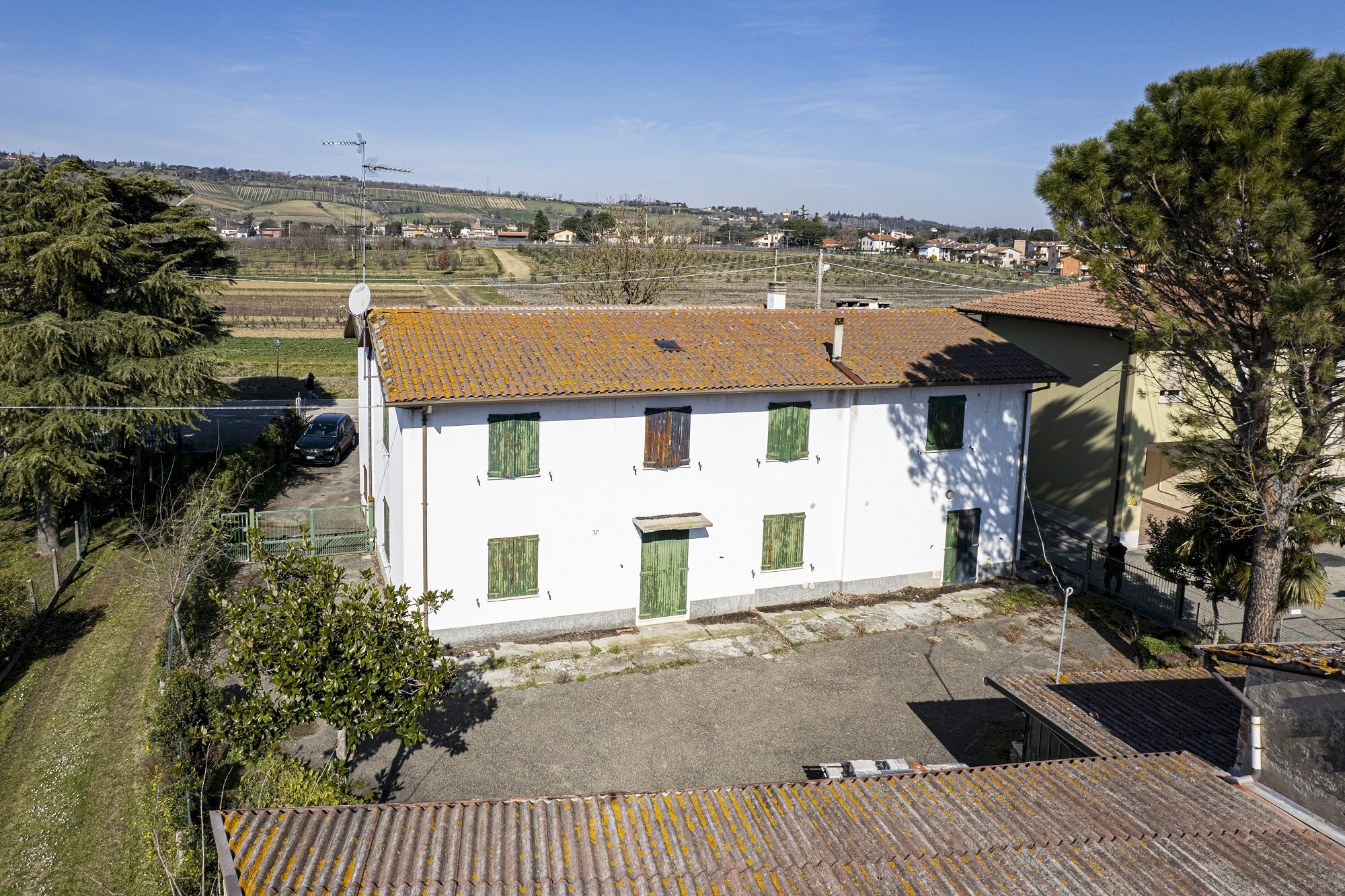 Villa Imola - photo 1