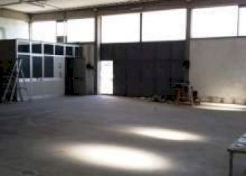 a6d173c89d15052079265ab9d839c08f_med.jpg - Locale Commerciale Via di Tiglio, Lucca - foto 4