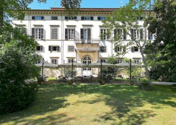 vendesi villa con parco e piscina lucca DJI_0960.J - Villa Via della Pollicchia 50, Lucca - foto 3