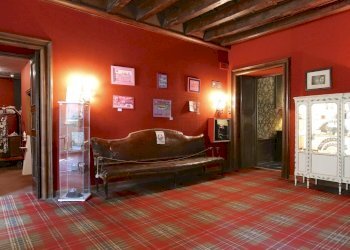 vendesi villa con parco e piscina lucca IMG_8148.J - Villa Via della Pollicchia 50, Lucca - foto 11