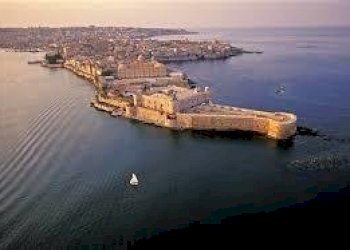 images.jpg - Locale Commerciale Via Catania 46, Siracusa - foto 12